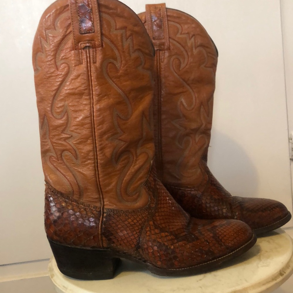 MONTANA snakeskin women’s boots size 7.5